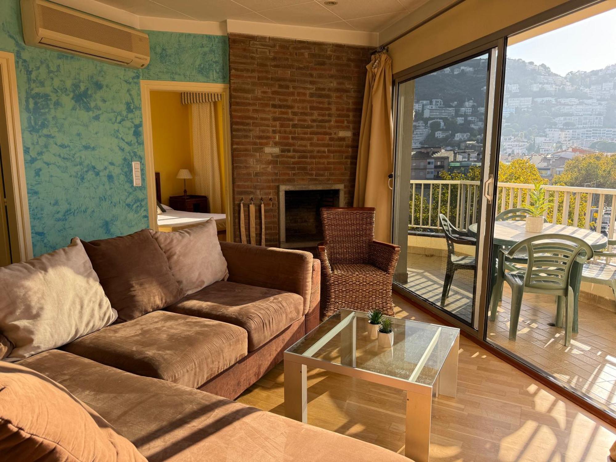 Agi Peater Center Apartment Roses Exterior photo